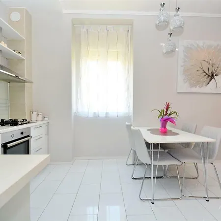 Apartment Populare *
