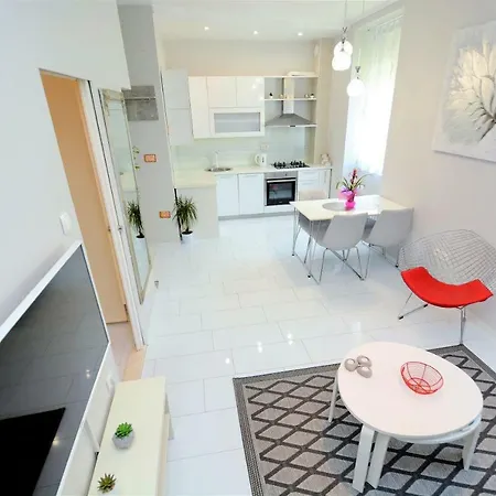 Populare Апартаменты Задар